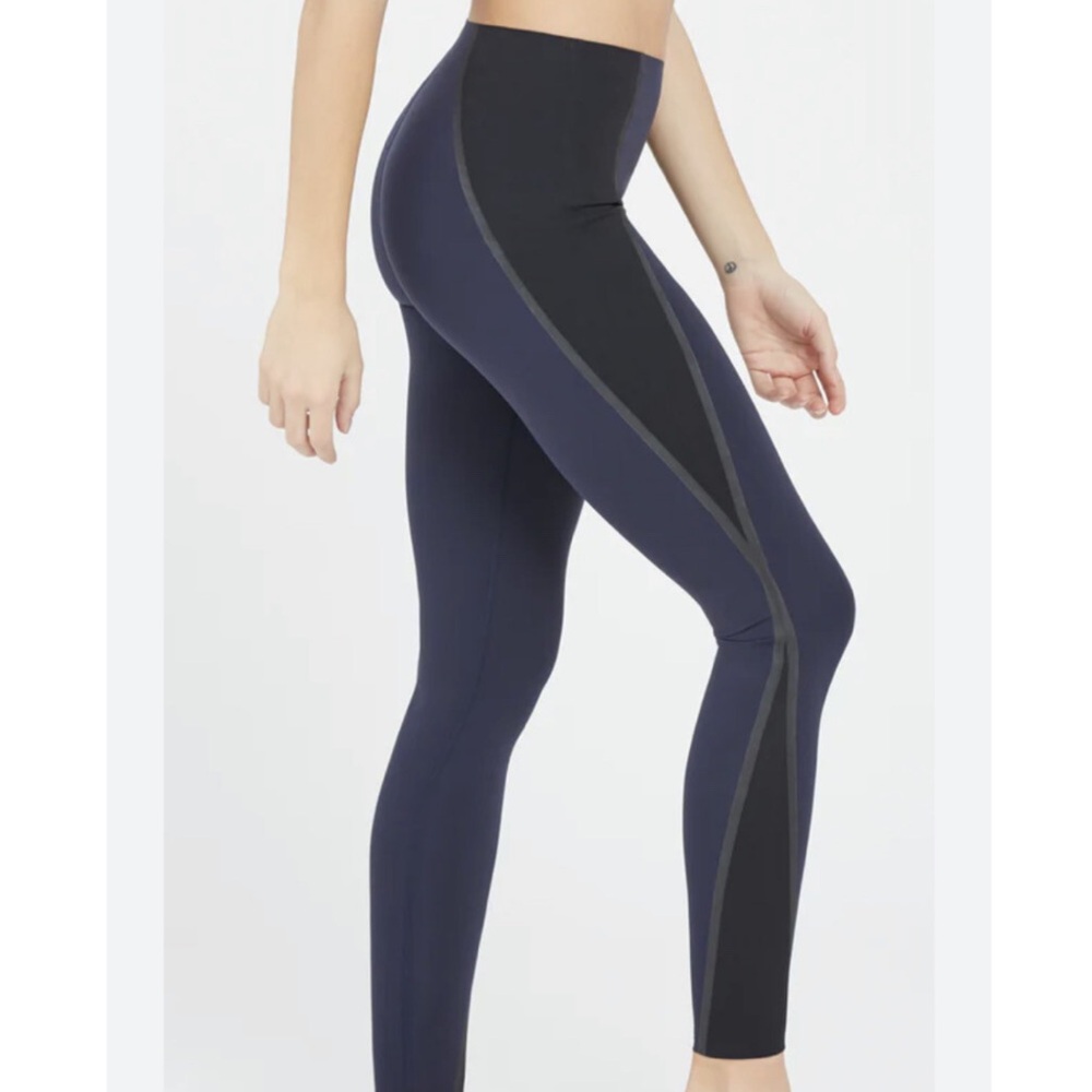 SPANX Mesh Contour Legging in Lapis Night